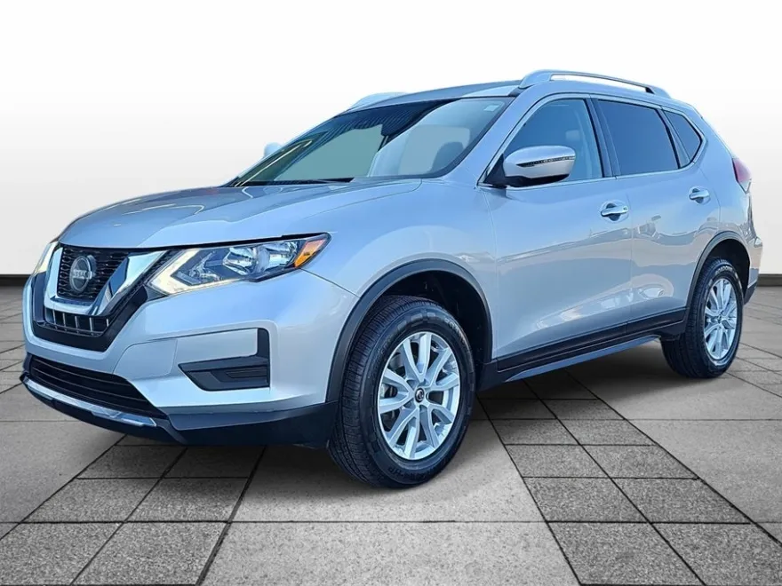 2020 Nissan Rogue SV photo 1