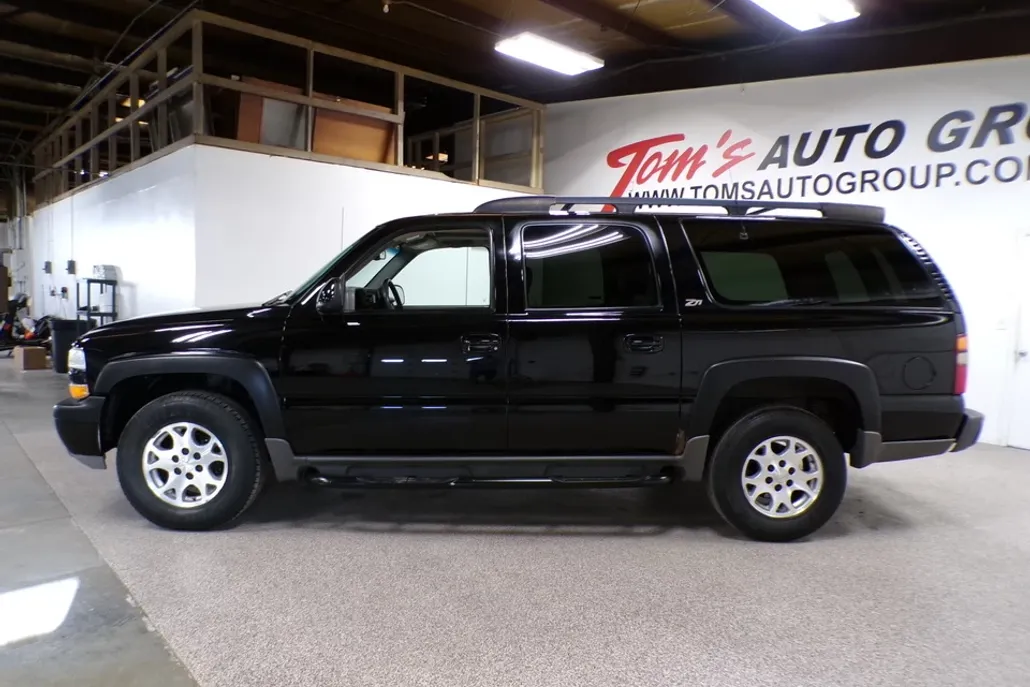 2001 Chevrolet Suburban LS photo 1