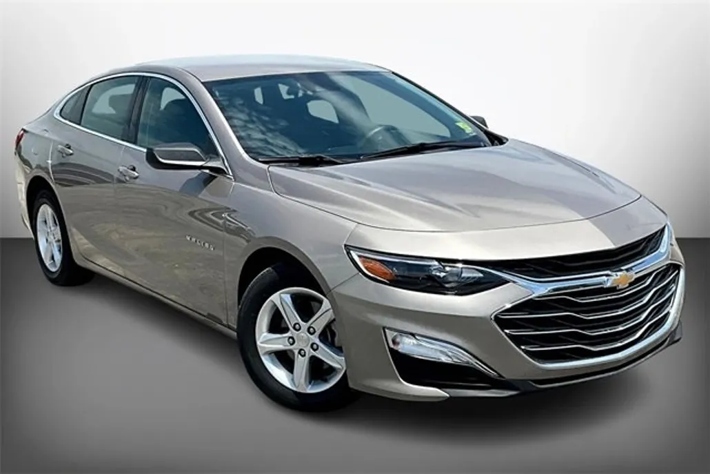 2024 Chevrolet Malibu LS photo 1
