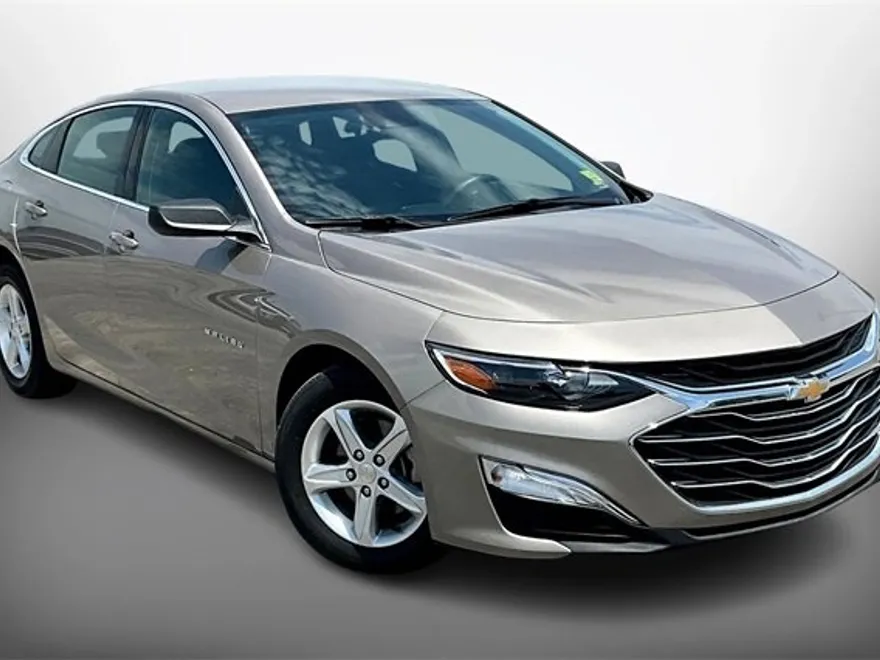2024 Chevrolet Malibu LS photo 1