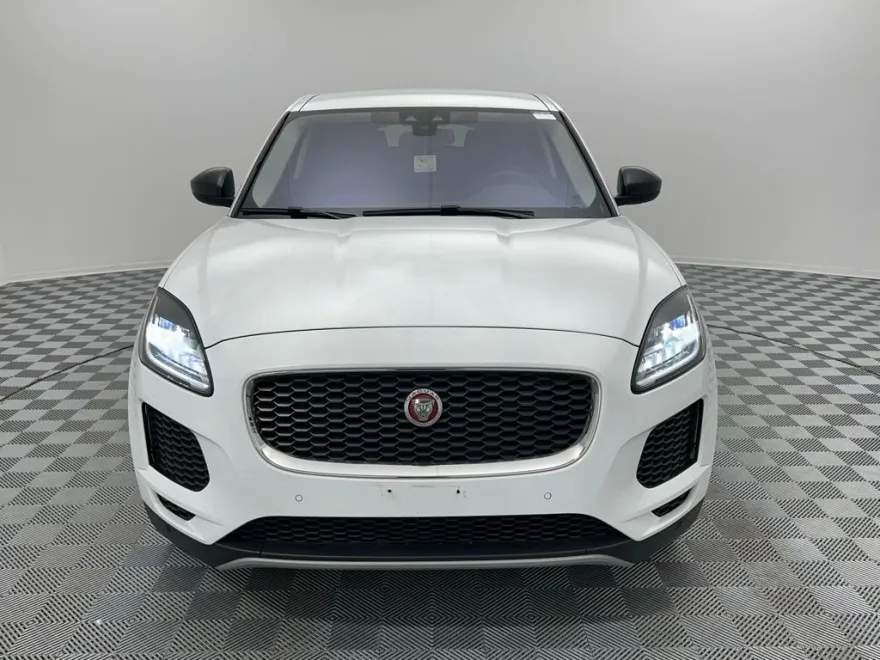 2018 Jaguar E-PACE Base photo 1