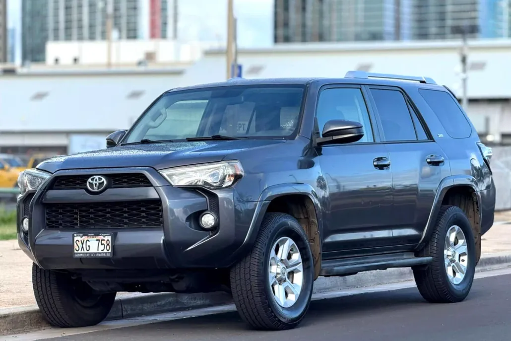 2016 Toyota 4Runner SR5 photo 1