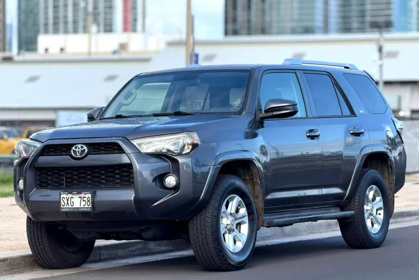 2016 Toyota 4Runner SR5 photo 1