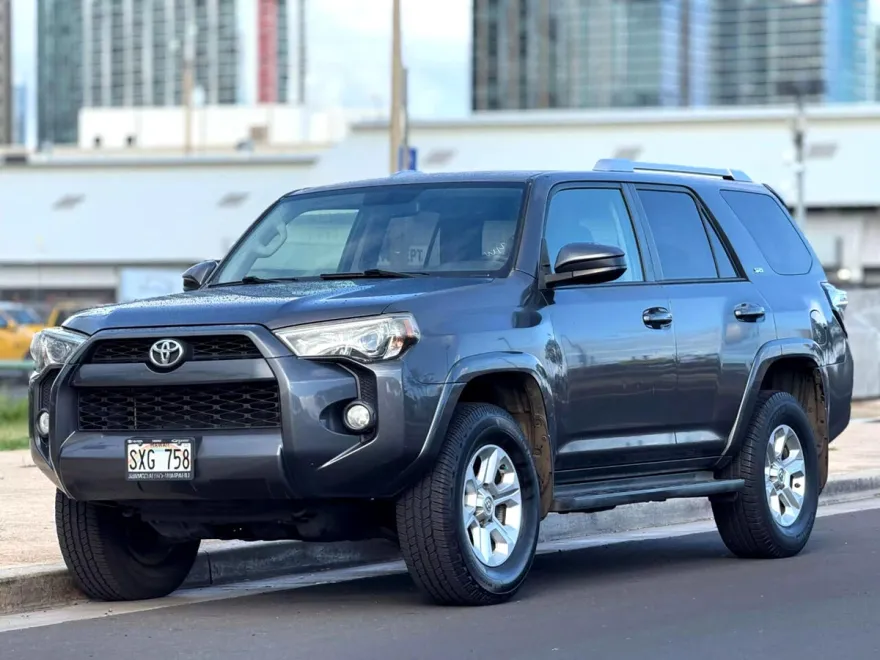 2016 Toyota 4Runner SR5 photo 1
