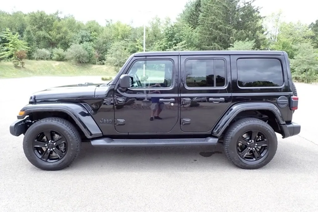2021 Jeep Wrangler Unlimited Sahara Altitude photo 1