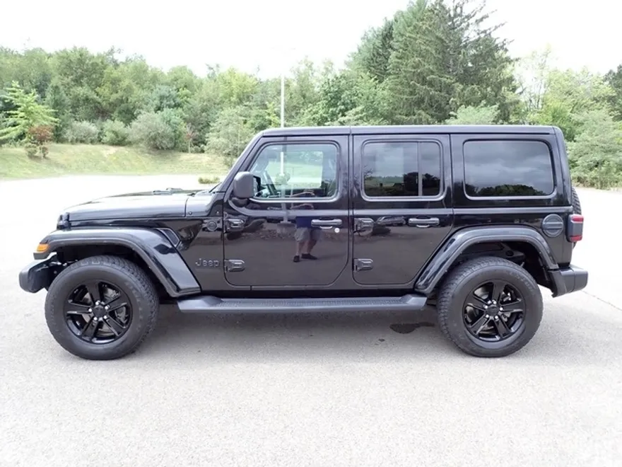 2021 Jeep Wrangler Unlimited Sahara Altitude photo 1