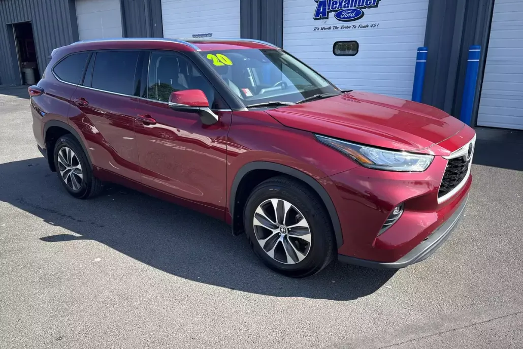 2020 Toyota Highlander XLE photo 1