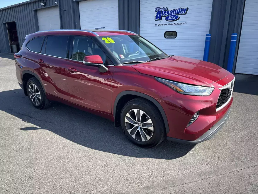 2020 Toyota Highlander XLE photo 1