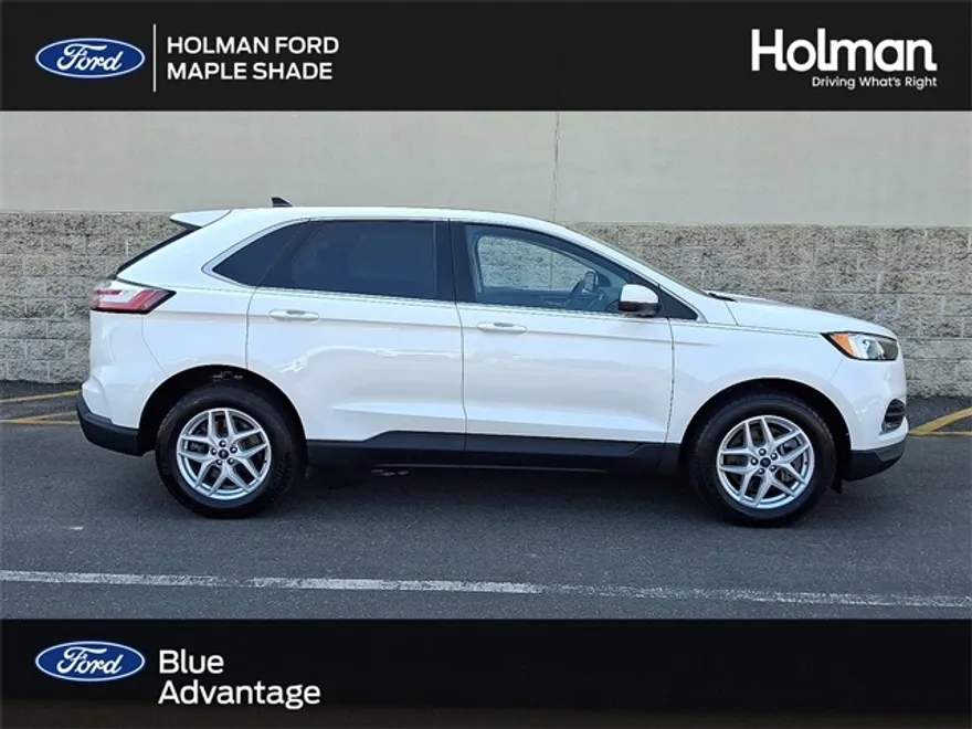 2022 Ford Edge SEL photo 1