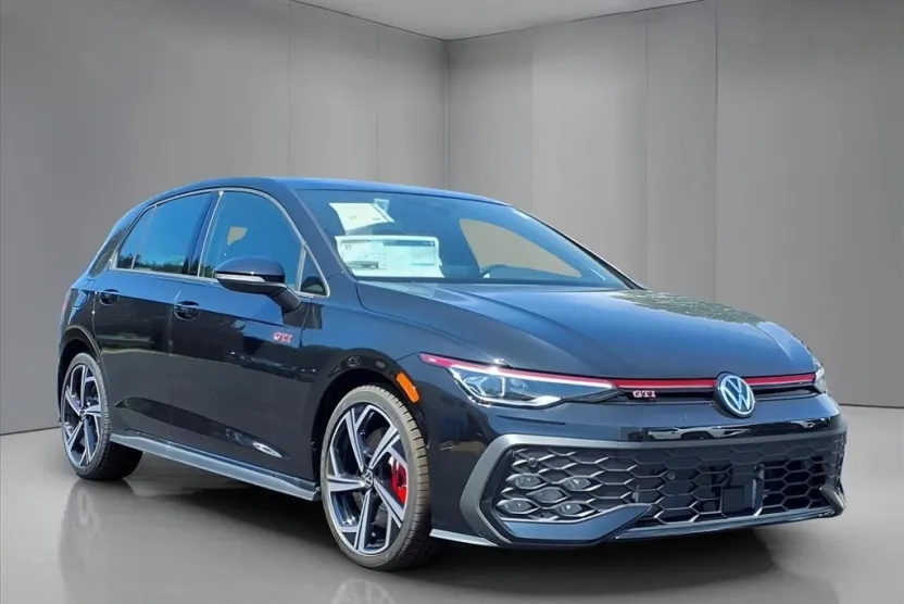 2025 Volkswagen Golf GTI SE photo 1