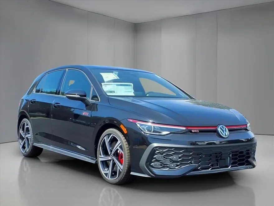 2025 Volkswagen Golf GTI SE photo 1