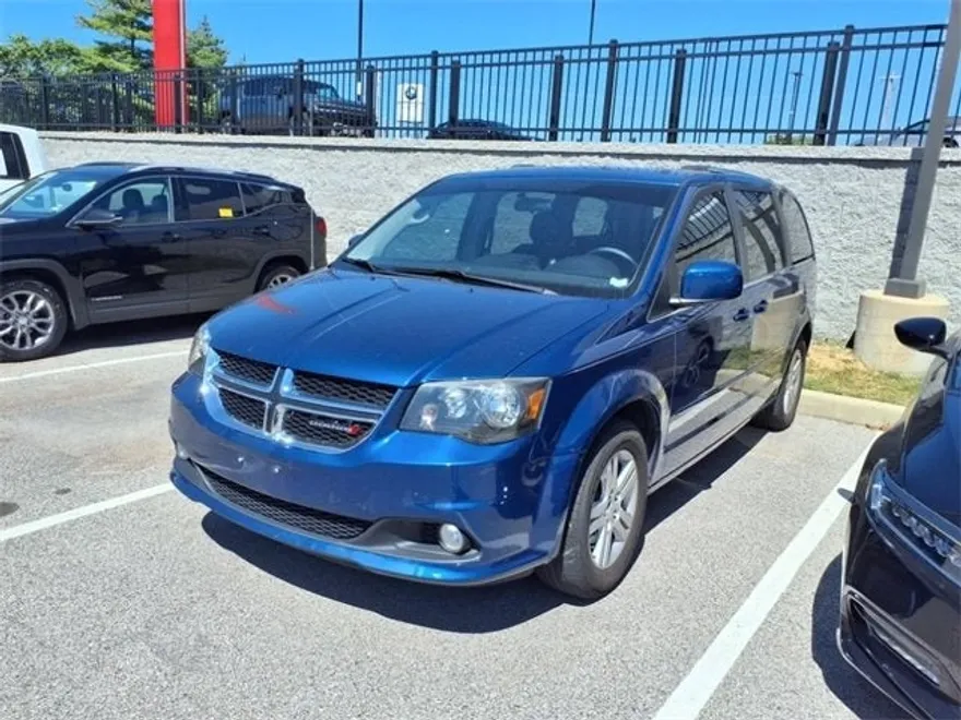 2011 Dodge Grand Caravan Crew photo 1