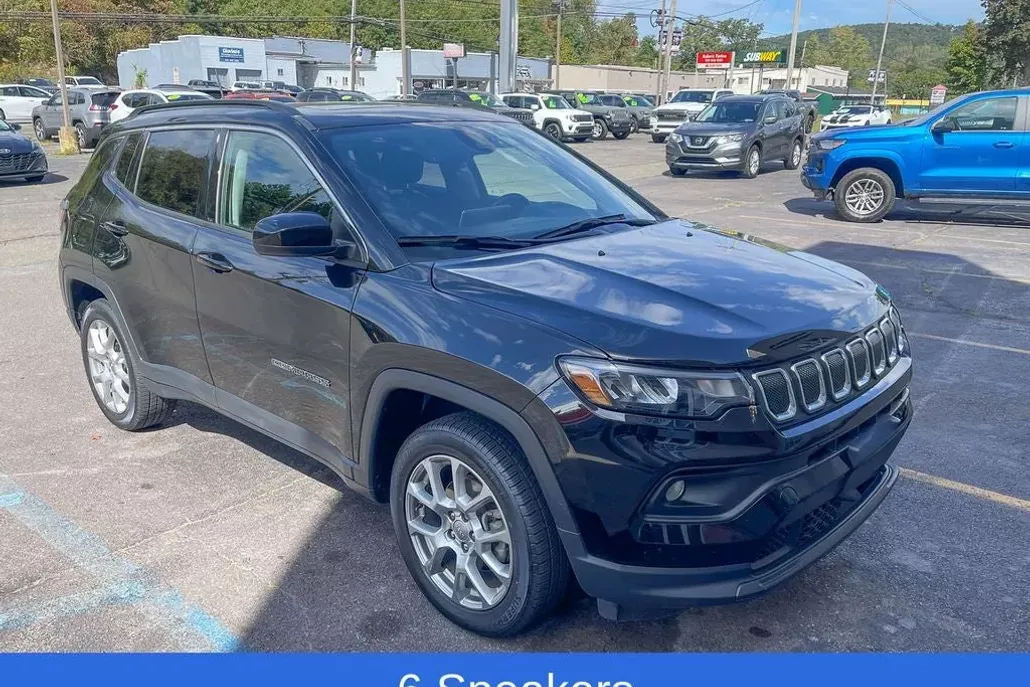 2022 Jeep Compass Latitude Lux photo 1