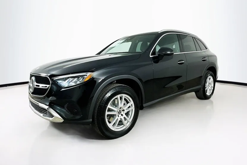 2025 Mercedes Benz GLC 300 4MATIC photo 1