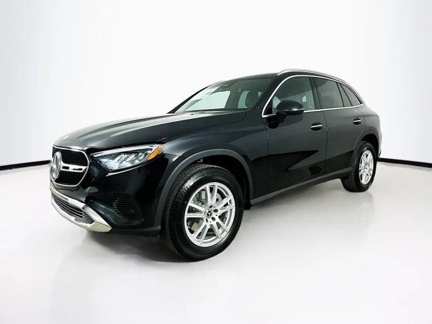 2025 Mercedes Benz GLC 300 4MATIC photo 1