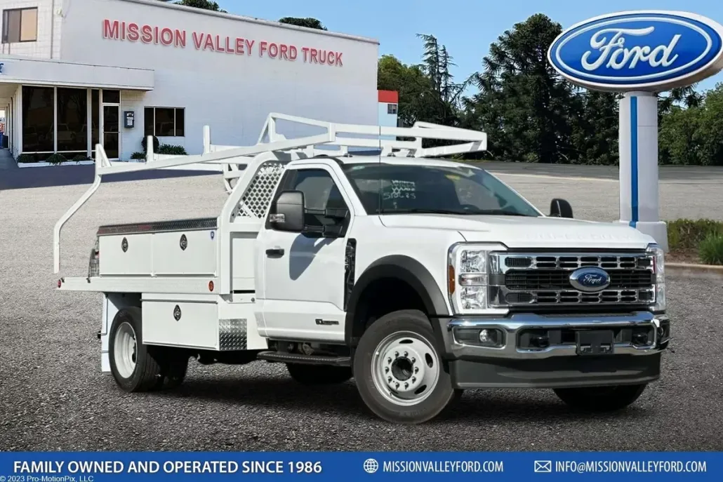 2024 Ford F-550 photo 1