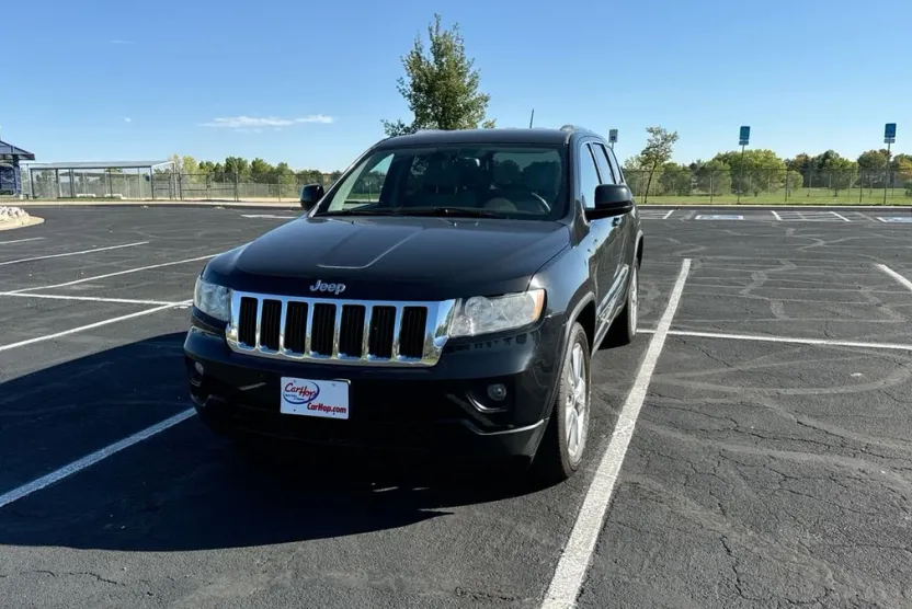 2013 Jeep Grand Cherokee Laredo Sport photo 1