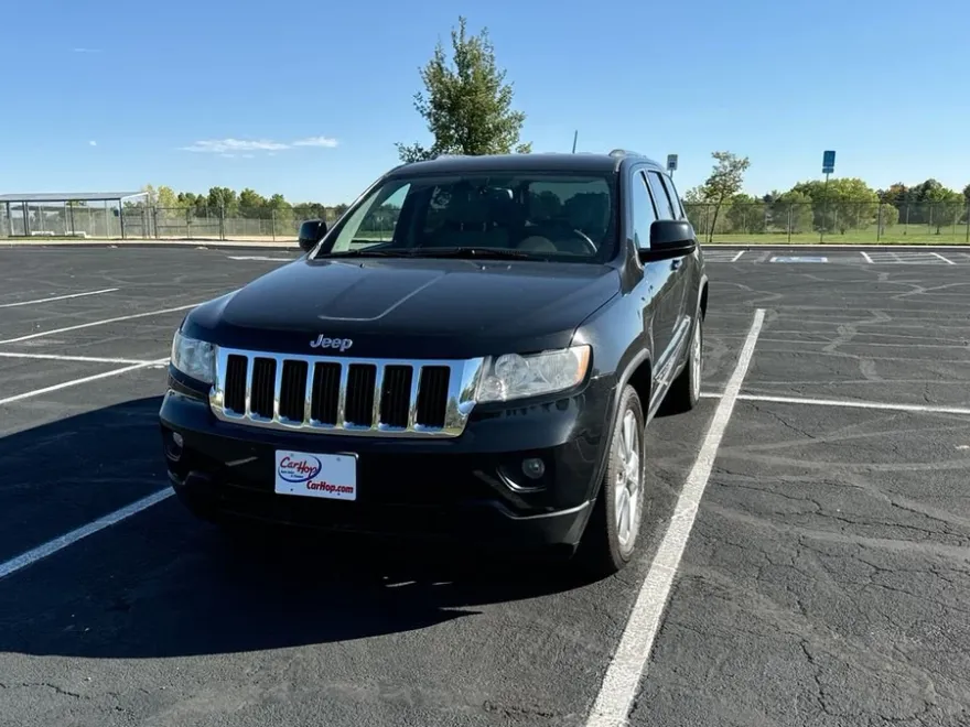 2013 Jeep Grand Cherokee Laredo Sport photo 1
