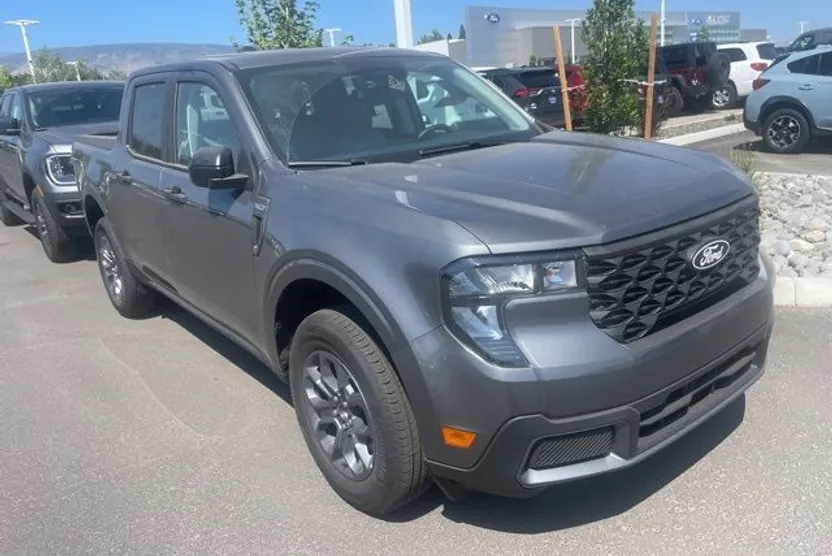 2025 Ford Maverick XLT photo 1
