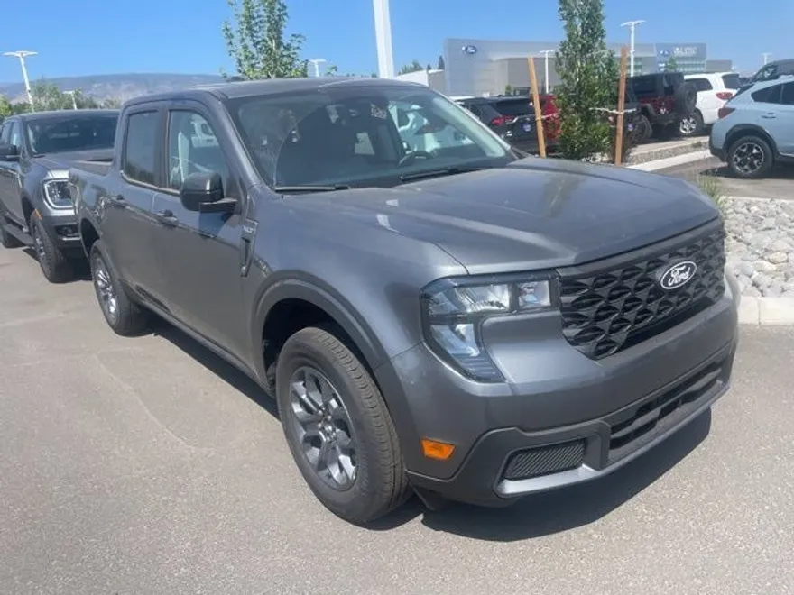 2025 Ford Maverick XLT photo 1