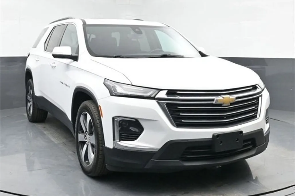 2022 Chevrolet Traverse Leather photo 1