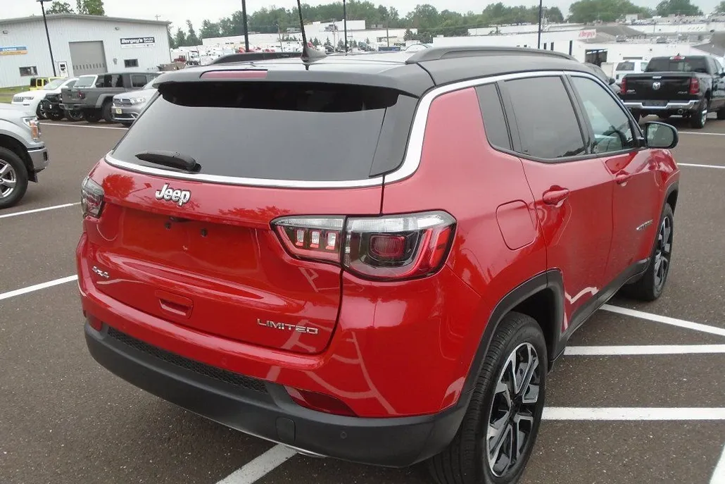 2023 Jeep Compass Limited photo 1
