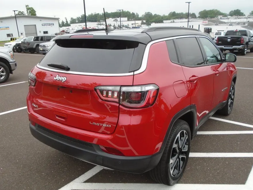 2023 Jeep Compass Limited photo 1