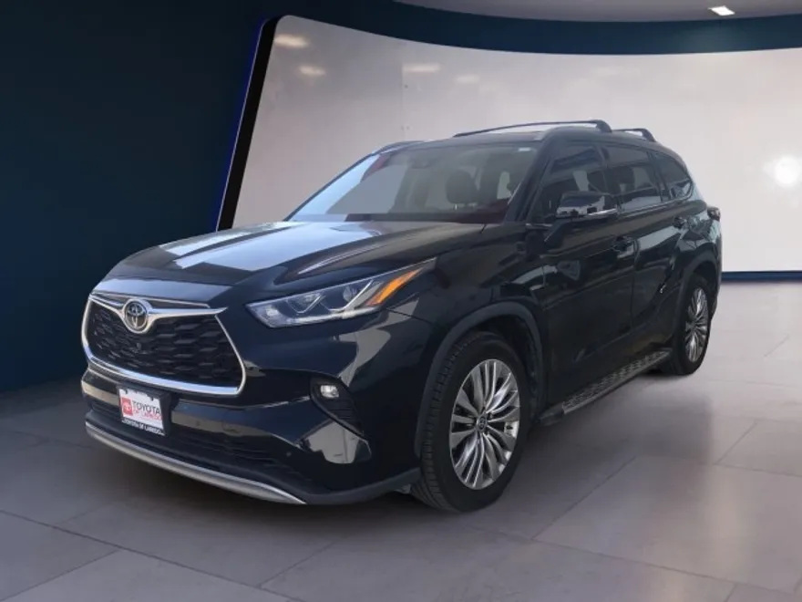 2022 Toyota Highlander Platinum photo 1