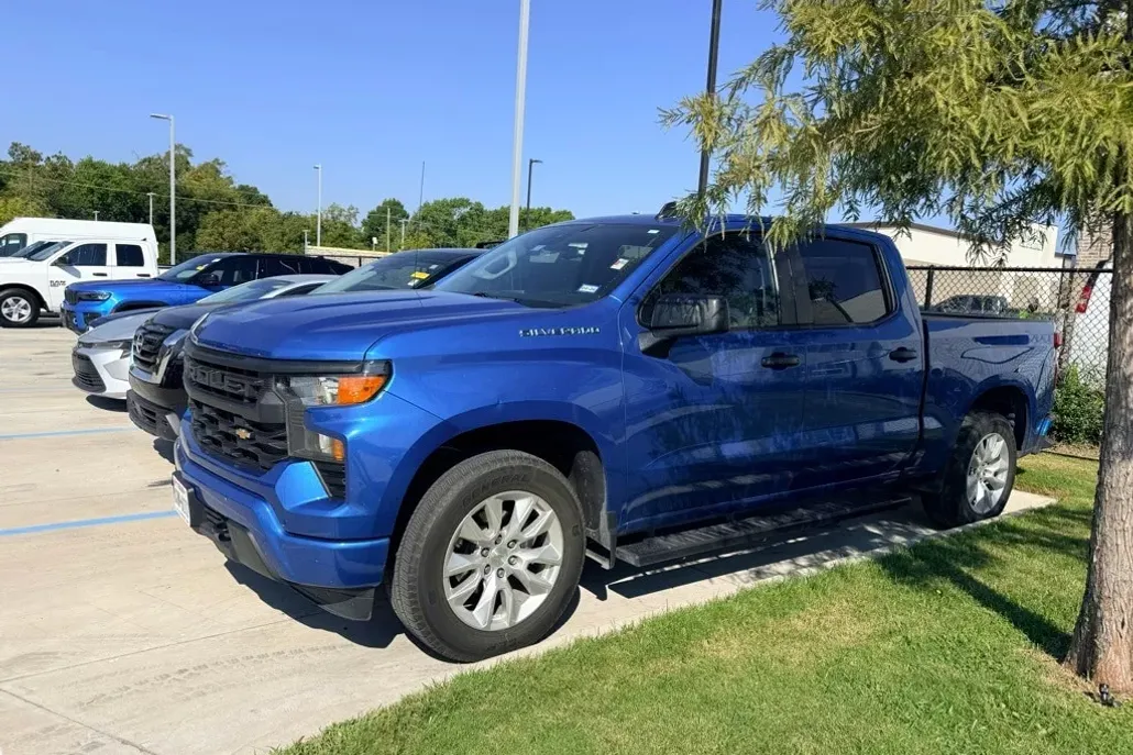 2023 Chevrolet Silverado 1500 Custom photo 1