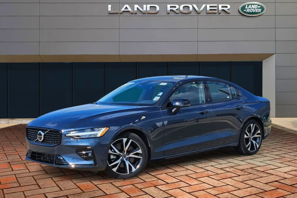 2024 Volvo S60 B5 AWD Plus photo 1
