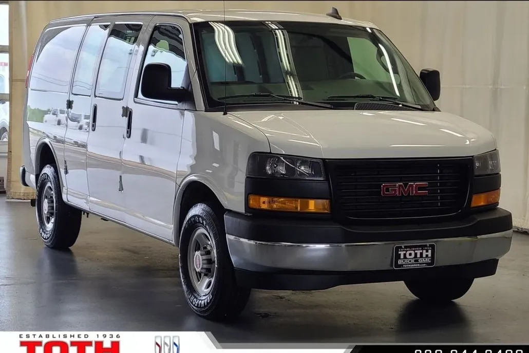 2019 Gmc Savana Cargo 2500 Base photo 1