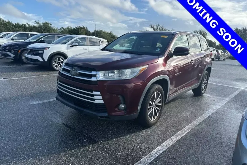 2019 Toyota Highlander XLE photo 1