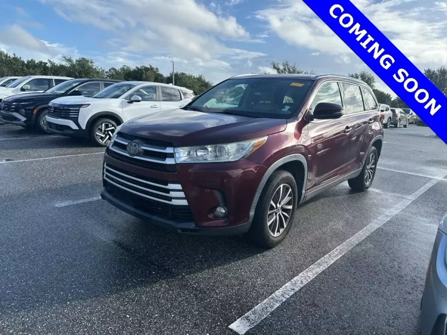 2019 Toyota Highlander XLE photo 1