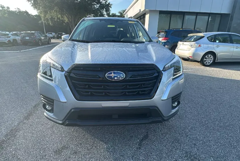2024 Subaru Forester Premium photo 1