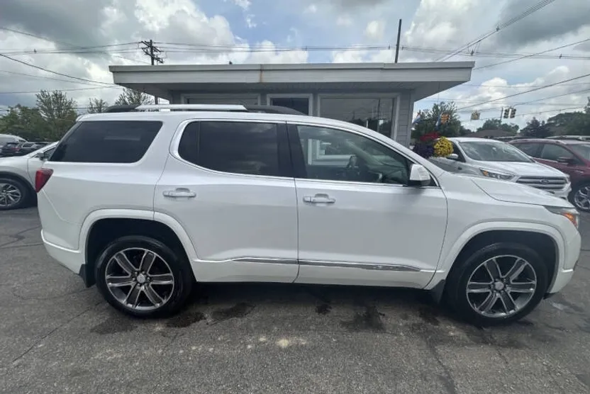 2017 Gmc Acadia Denali photo 1