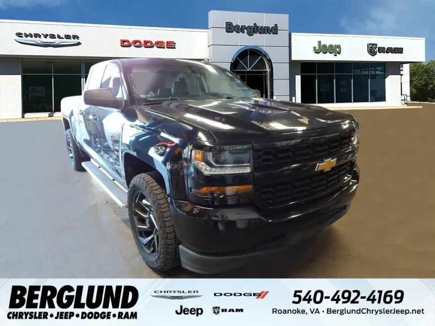 2018 Chevrolet Silverado 1500 Custom photo 1