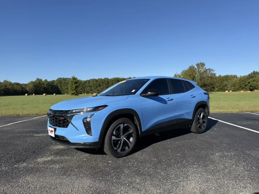 2024 Chevrolet Trax photo 1