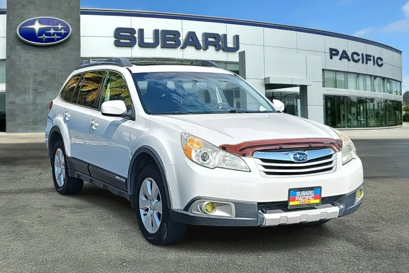 2011 Subaru Outback 3.6R Limited photo 1