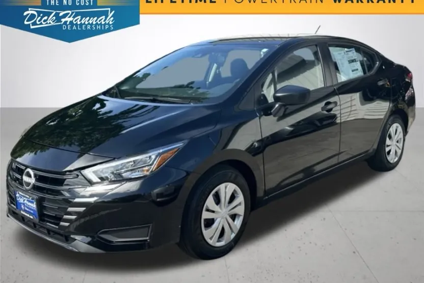 2025 Nissan Versa 1.6 S photo 1