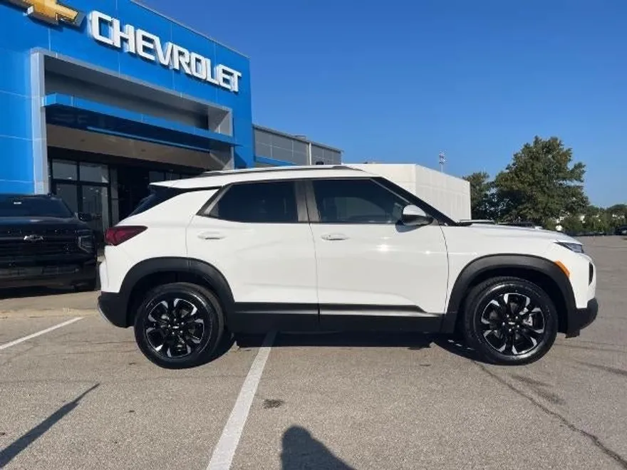 2023 Chevrolet Trailblazer LT photo 1
