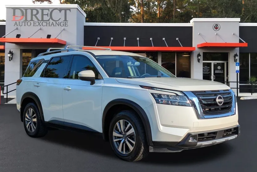 2022 Nissan Pathfinder SL photo 1
