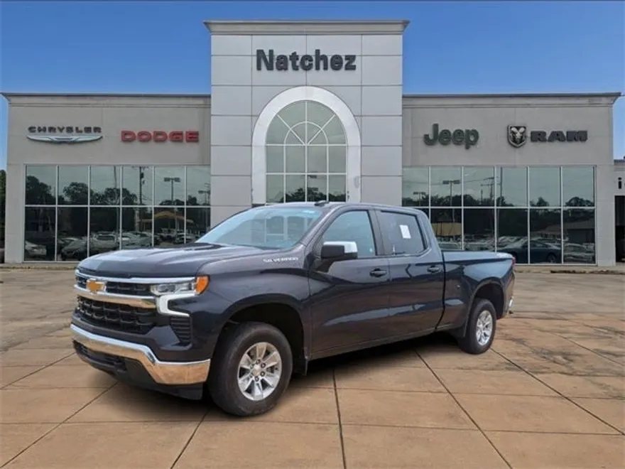 2023 Chevrolet Silverado 1500 LT photo 1