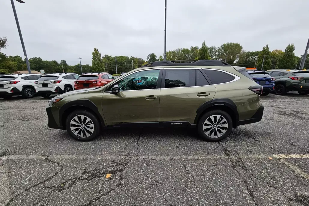 2025 Subaru Outback Limited photo 1