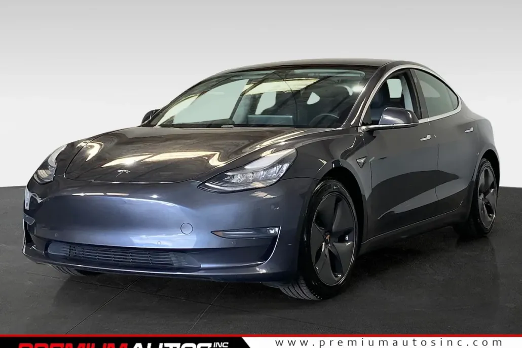 2020 Tesla Model 3 Long Range photo 1