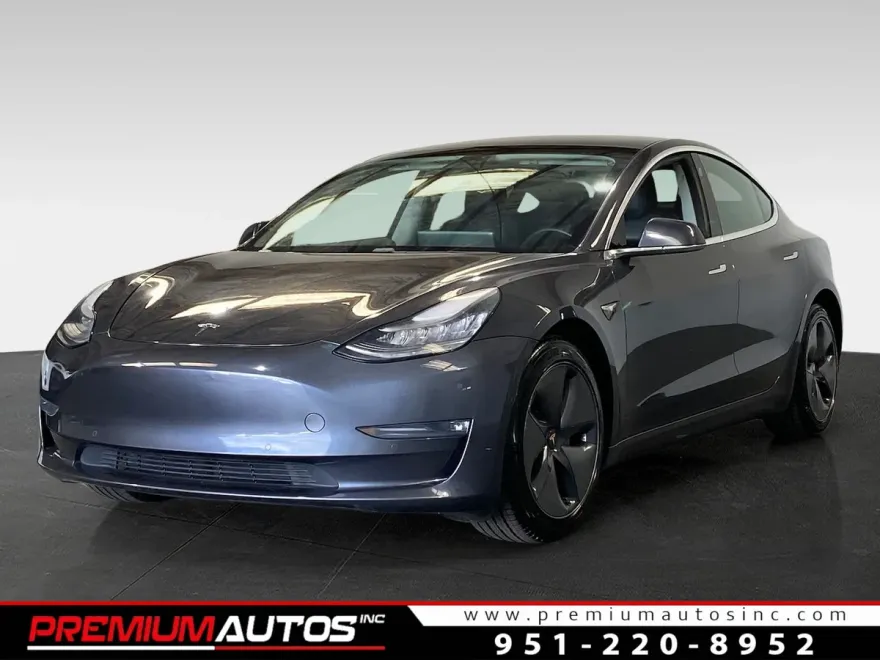 2020 Tesla Model 3 Long Range photo 1