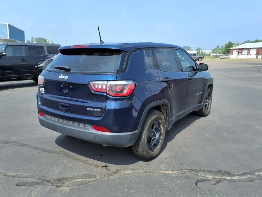 2018 Jeep Compass Sport photo 1