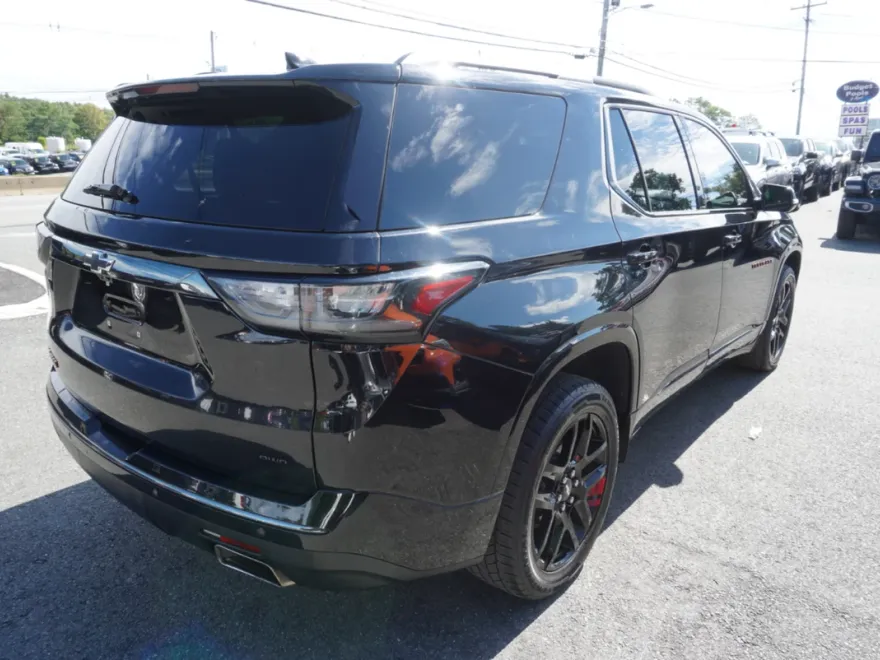 2019 Chevrolet Traverse Premier photo 1