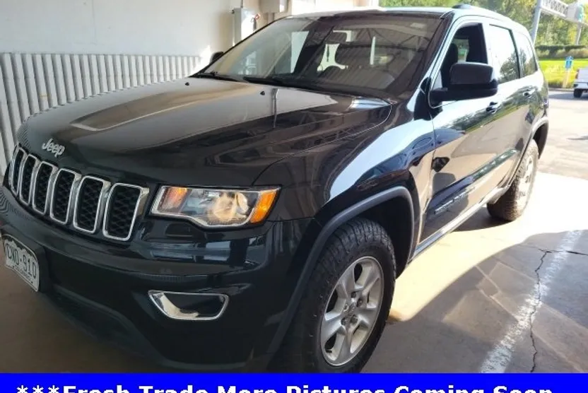 2017 Jeep Grand Cherokee Laredo photo 1