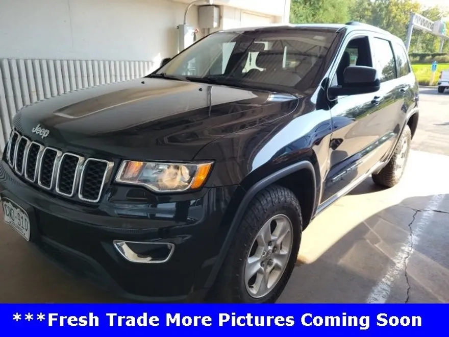 2017 Jeep Grand Cherokee Laredo photo 1