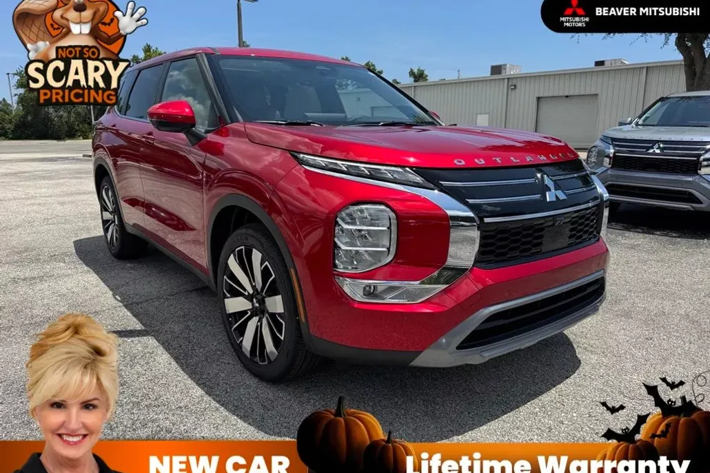 2025 Mitsubishi Outlander SE photo 1